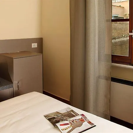 Hearth Hotel 3*