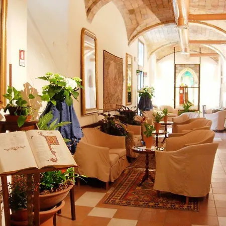 Domus Carmelitana Hotel 3*