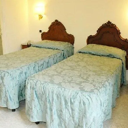 Hotel San Silvestro Řím