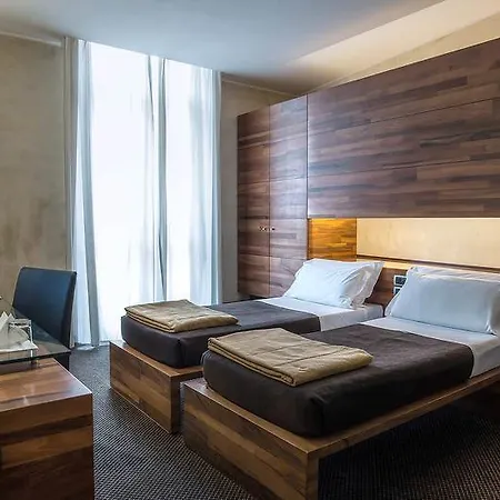 Hotell Tritone