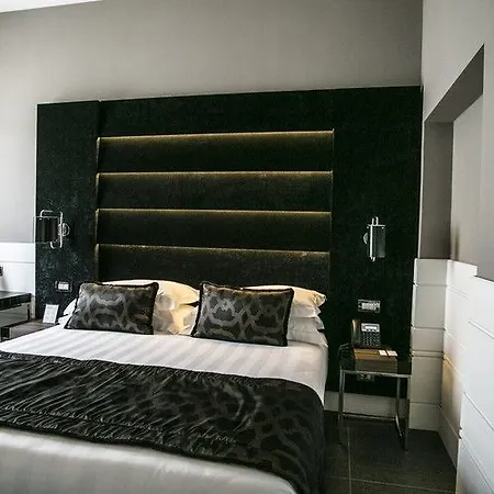 The Glam Roma
