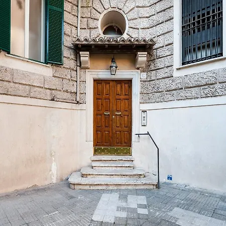 Piazza Tuscolo Roma