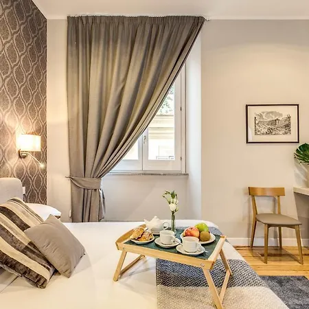 The Club Navona Guest house *