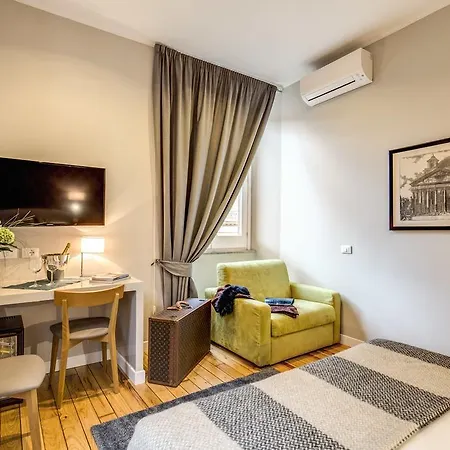 The Club Navona Guest house *