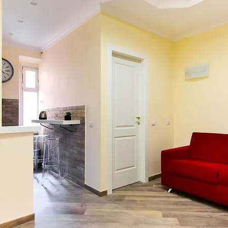 Apartment Domus Regina Colosseo