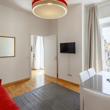 Town At Spanish Steps Apartment *