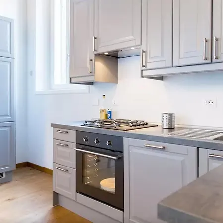 Apartment Elegant Near The Vatican And Piazza Navona Rome