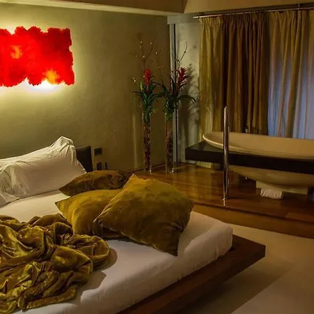 Suitesistina For Brave Lovers Bed & Breakfast