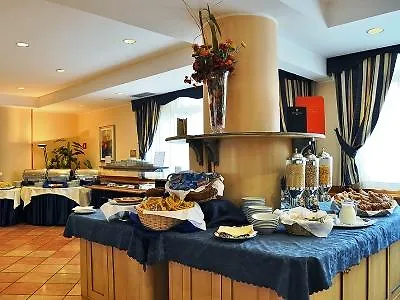 Pineta Palace מלון 4*