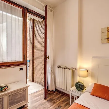 Trastevere Gasthuis 2*