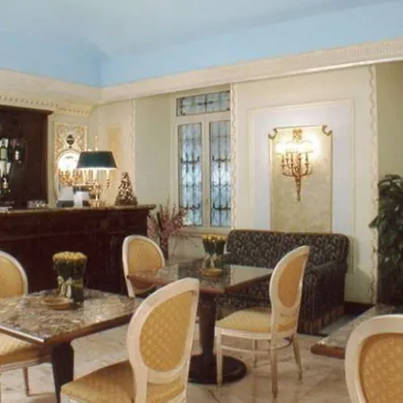Ξενοδοχείο Champagne Palace 4*