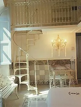 Laetitia Guest house 3*