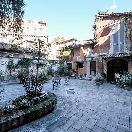 Apartment Ancient Trastevere Vespa Loft Rome