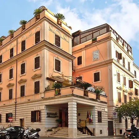 Hotel Museum 3*