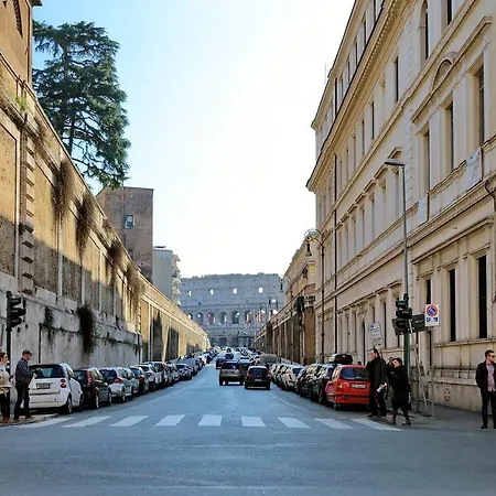 Design Apartment Paulina 300 Mt From Colosseum * Rome