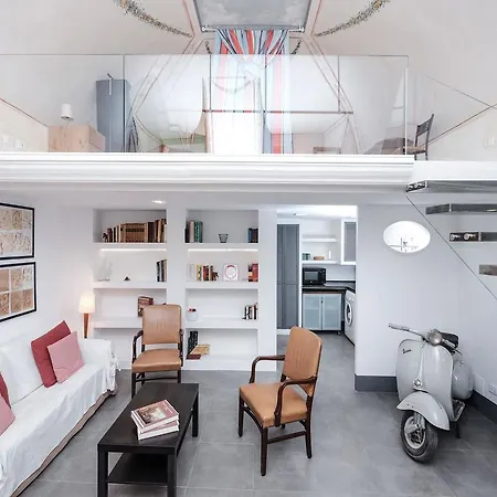 Ancient Trastevere Vespa Loft Apartment