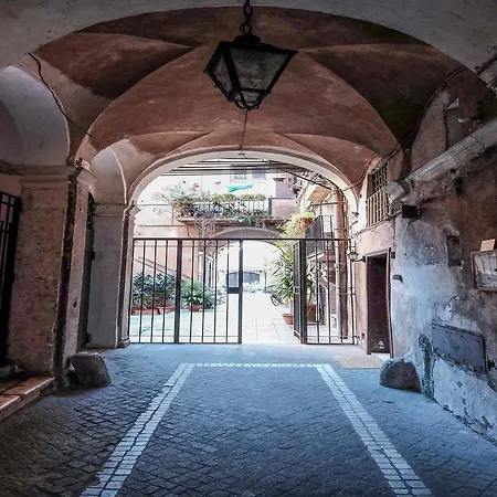 Apartment Ancient Trastevere Vespa Loft *