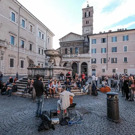 Ancient Trastevere Vespa Loft * Rome