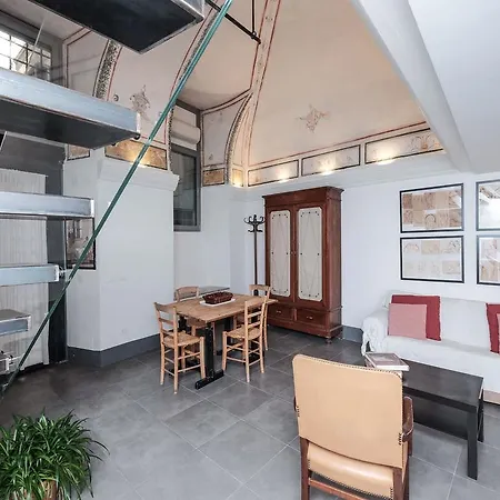 Ancient Trastevere Vespa Loft Apartment Rome