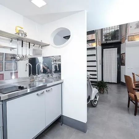 Ancient Trastevere Vespa Loft Rome