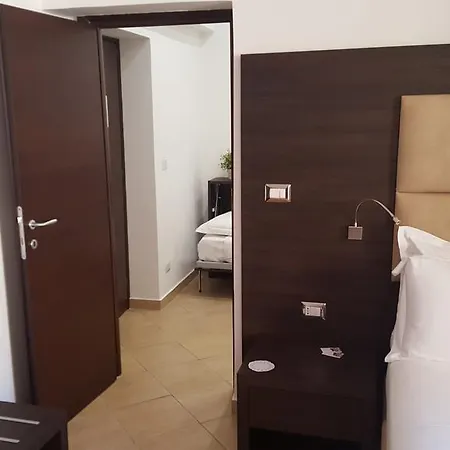 Guest house Una Finestra Su Monti 3*