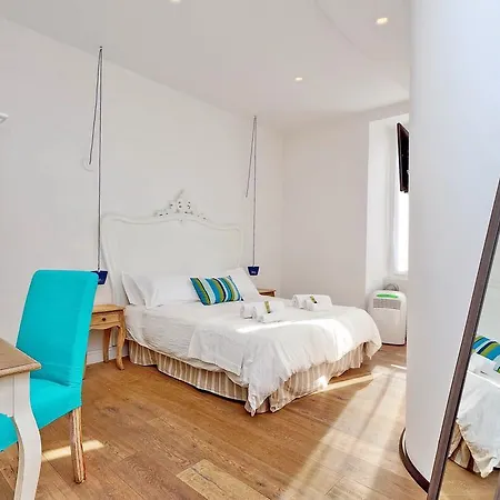 Apartment Design Apartment Paulina 300 Mt From Colosseum Rome