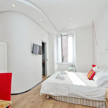 Apartment Design Apartment Paulina 300 Mt From Colosseum