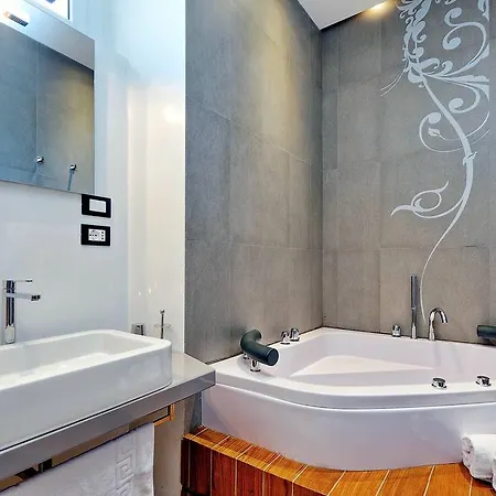 Design Apartment Paulina 300 Mt From Colosseum * Rome