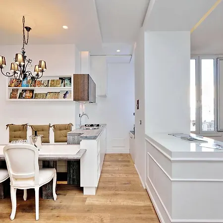 Design Apartment Paulina 300 Mt From Colosseum