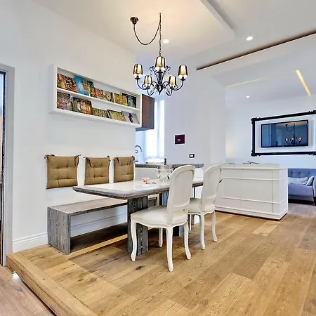 Design Apartment Paulina 300 Mt From Colosseum Apartment *