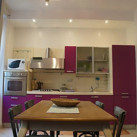 Guest house Le Stanze Di Elle 2*