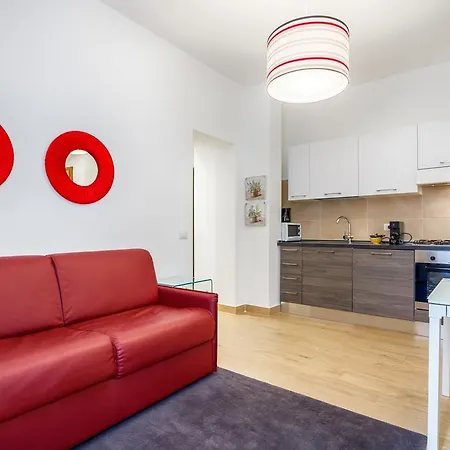 Town At Spanish Steps Apartment *