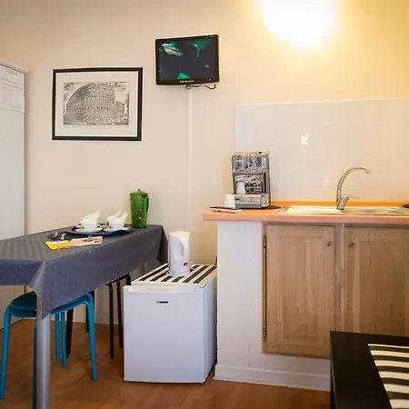 Quo Vadis 2 Bed & Breakfast Řím