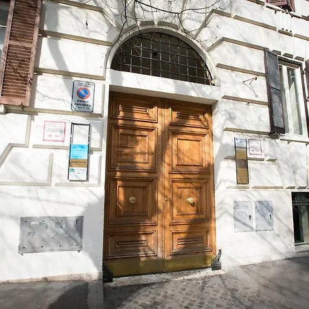Quo Vadis 2 Bed & Breakfast Řím