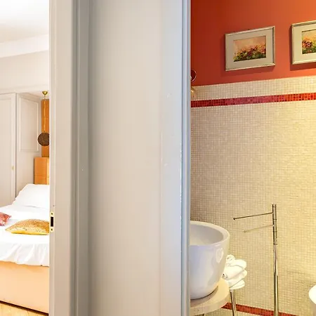 - Monti Bed & Breakfast Rome