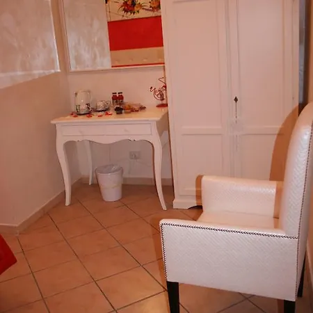 Crystal Rhome Guest house