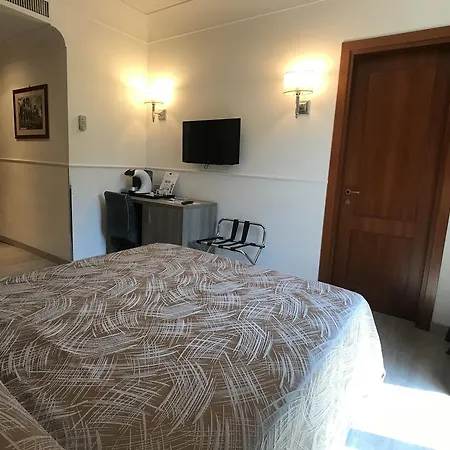 Delle Province Hotel 4*