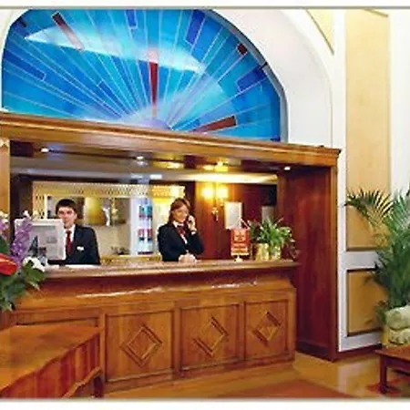 Oxford Hotel 4*