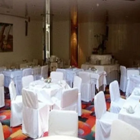Hotel Albani 4*
