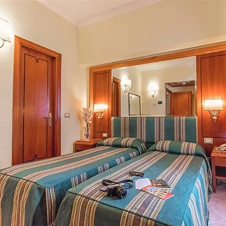 Raeli Lux 4*