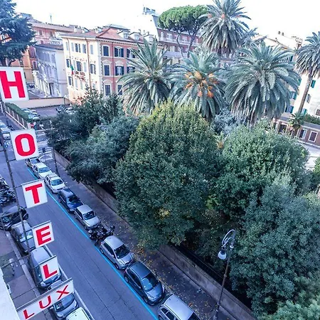 Hotel Raeli Lux