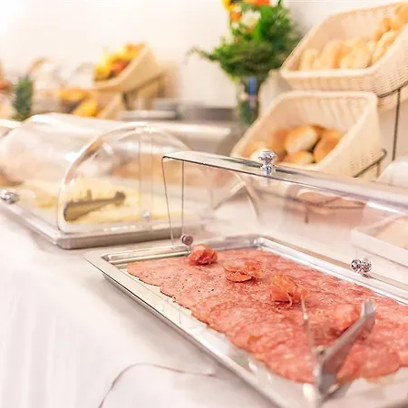 Raeli Lux Hotel 4*