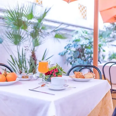 Raeli Lux Hotel Řím