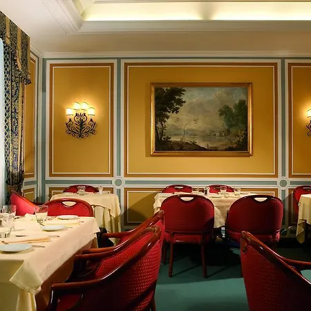 Victoria Hotel