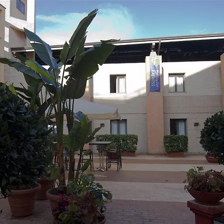 Tuscolana San Giovanni Hotel Rzym