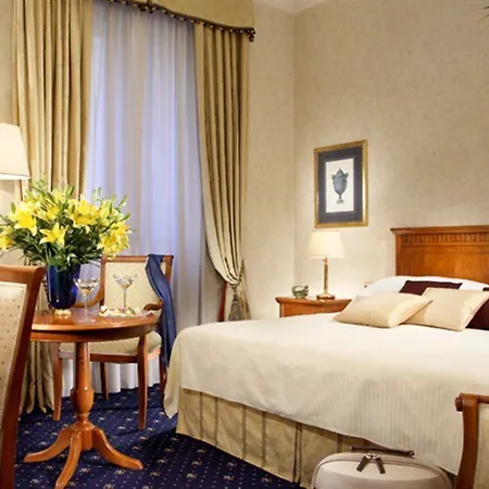 Empire Hotel 4*