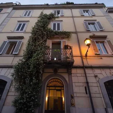 Imperial Fora Spacious *
