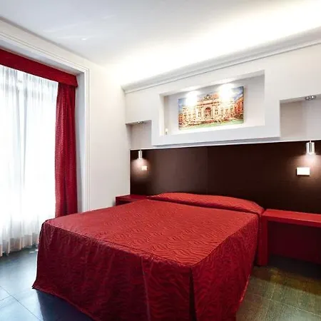 Versailles Hotel *