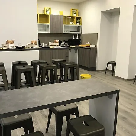 Bed & Breakfast Sensation House 3*