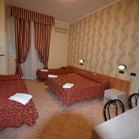 Ferrarese Hotell 2*